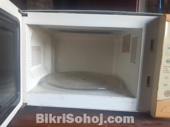 Microwave oven